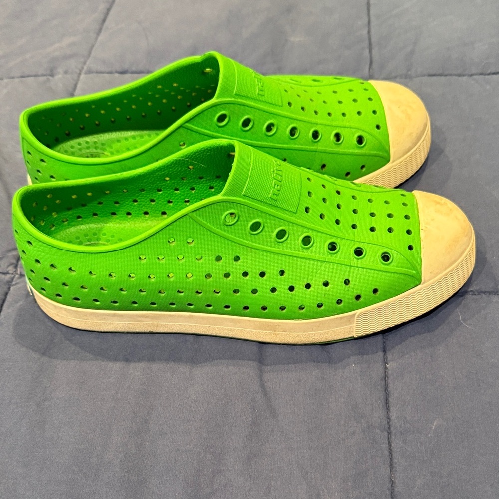 Native Kids Bright Green Water Shoes